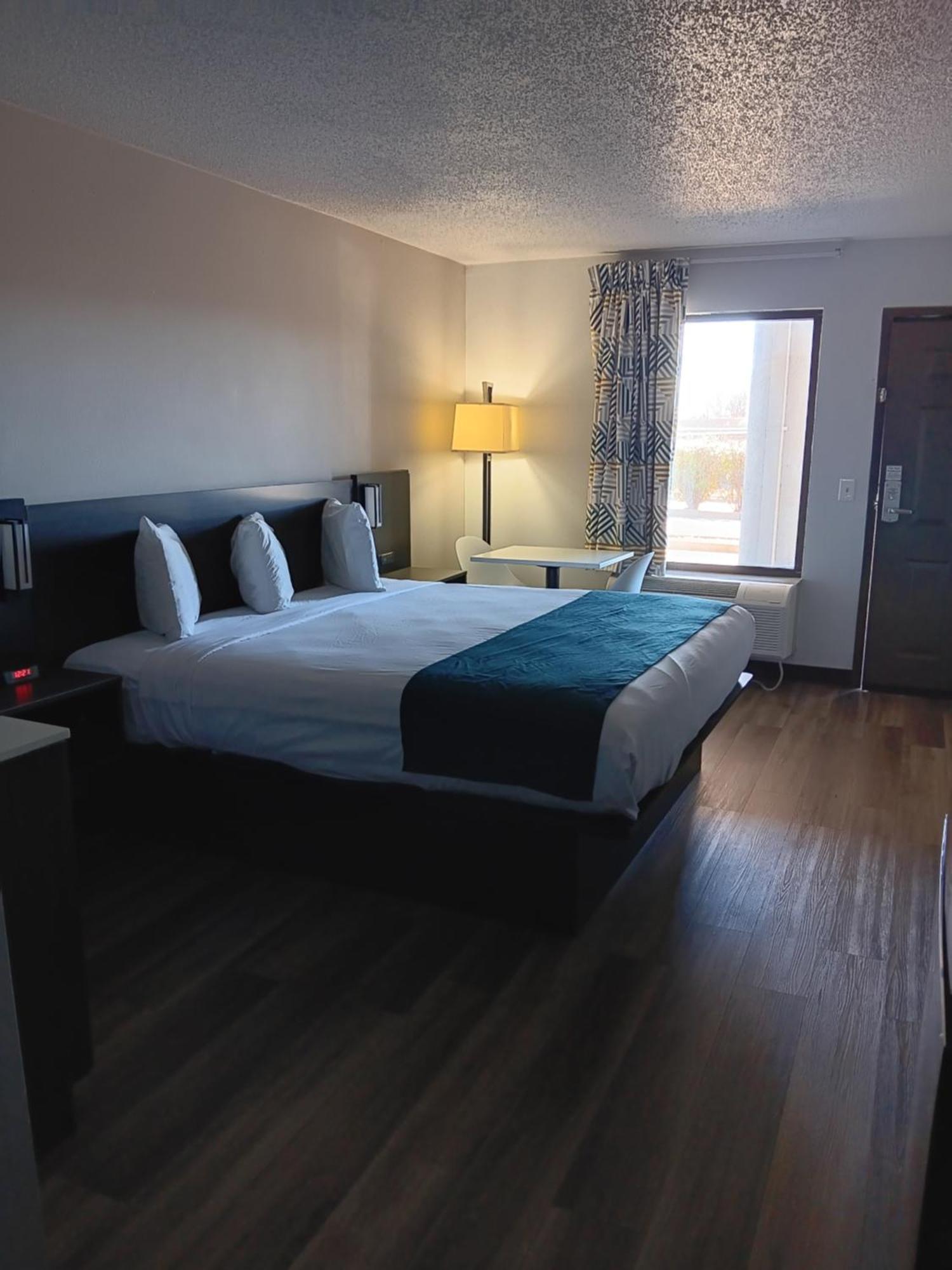Studio 6 Suites Louisville Ky Airport/Expo Center Екстериор снимка